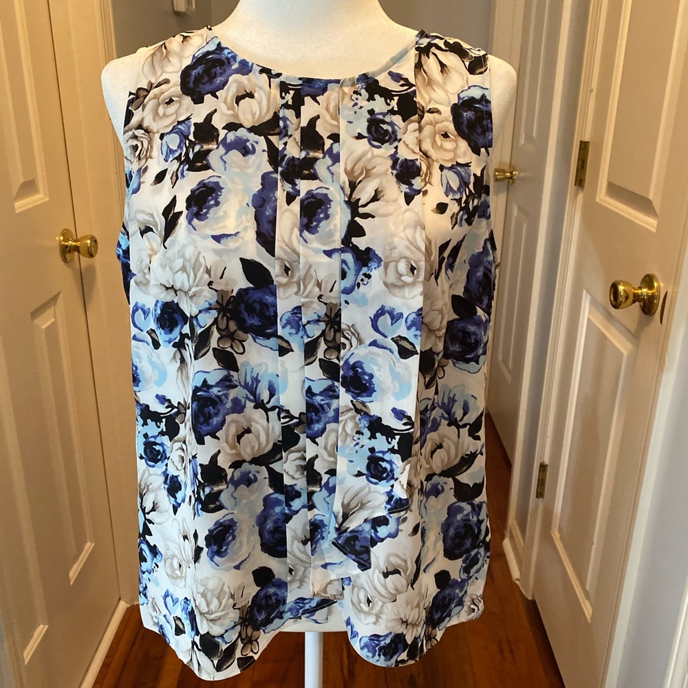 White House Black Market Floral Sleeveless Top